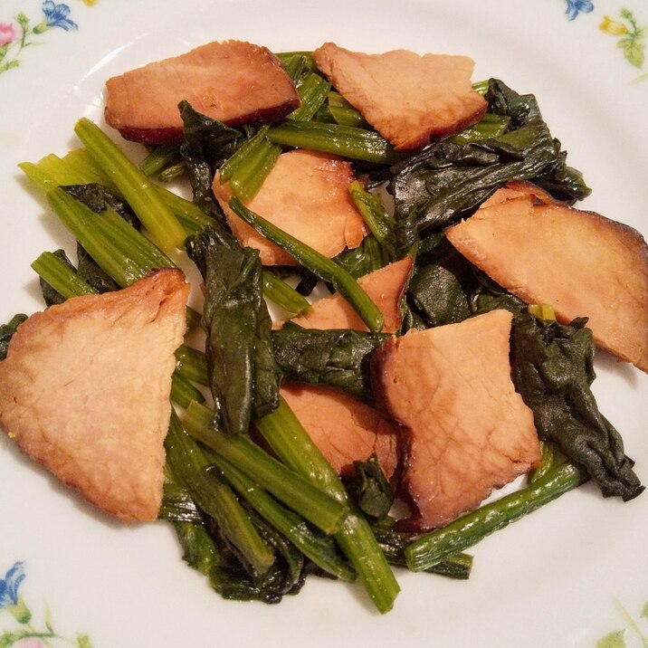 おつまみに♪焼き豚とほうれん草のオイスター炒め